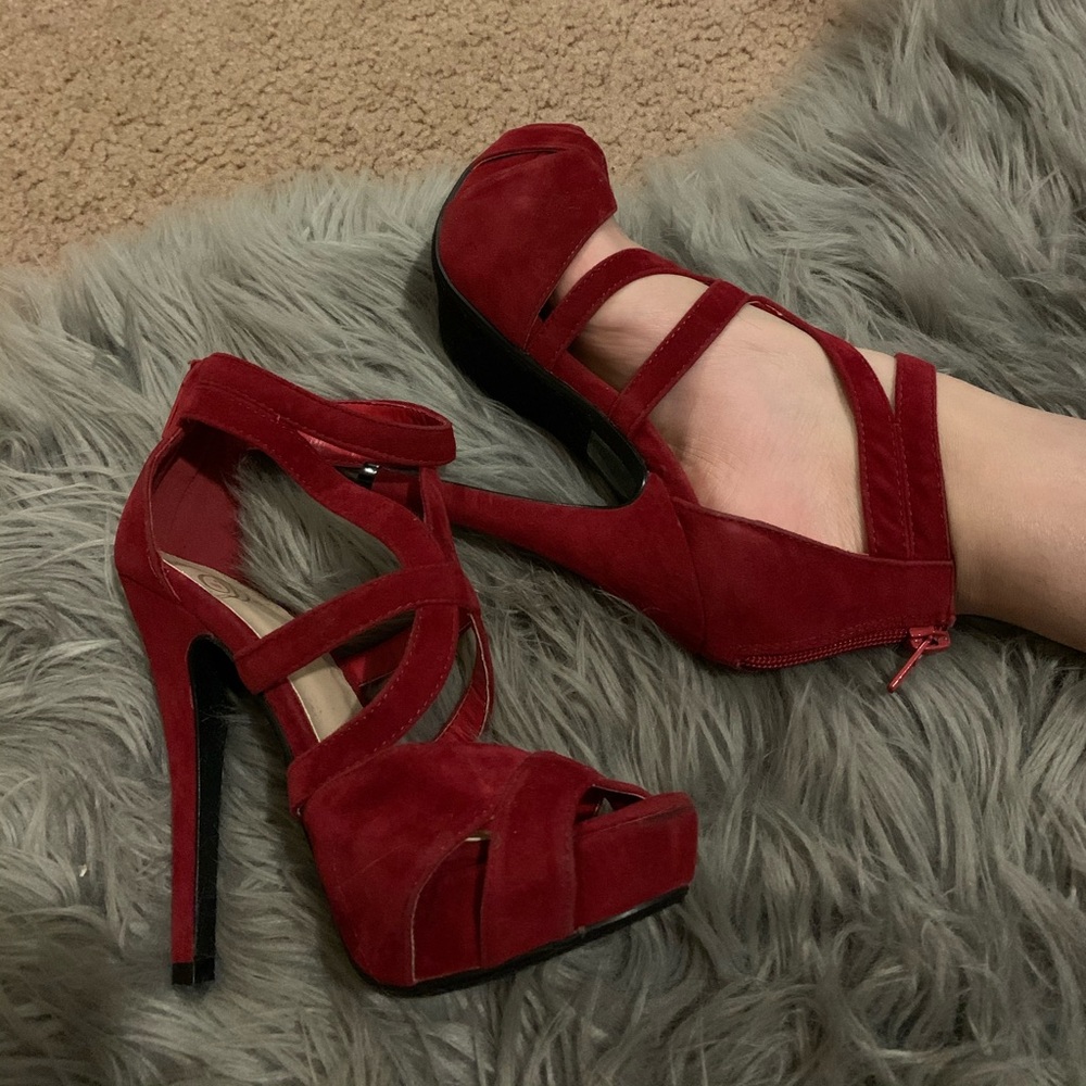 Rich Red Strappy High Heels. Very Good Condition!